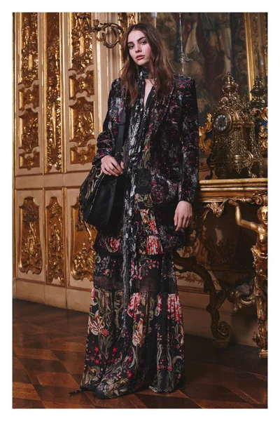 Look 9